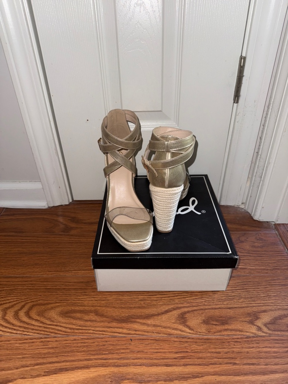 Gold Wedges - Picture 2 of 5